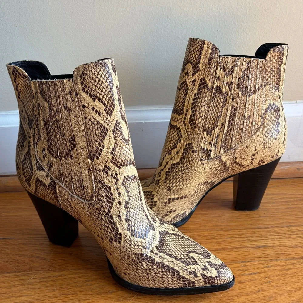 House of Harlow 1960 | Simone Chelsea Ankle Boots Booties Snakeskin Size 8.5